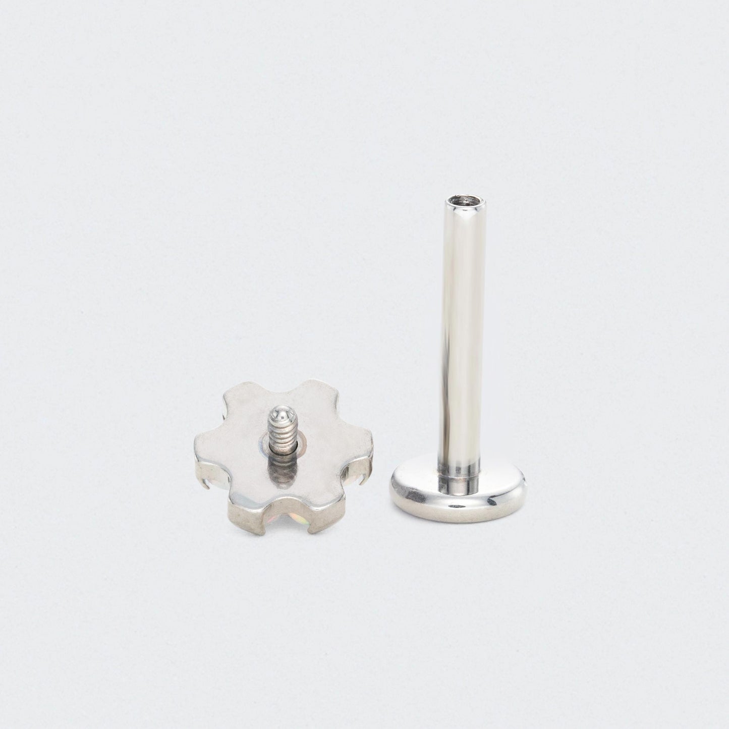 Bezel Flower White Opal Labret in Silver - Titanium