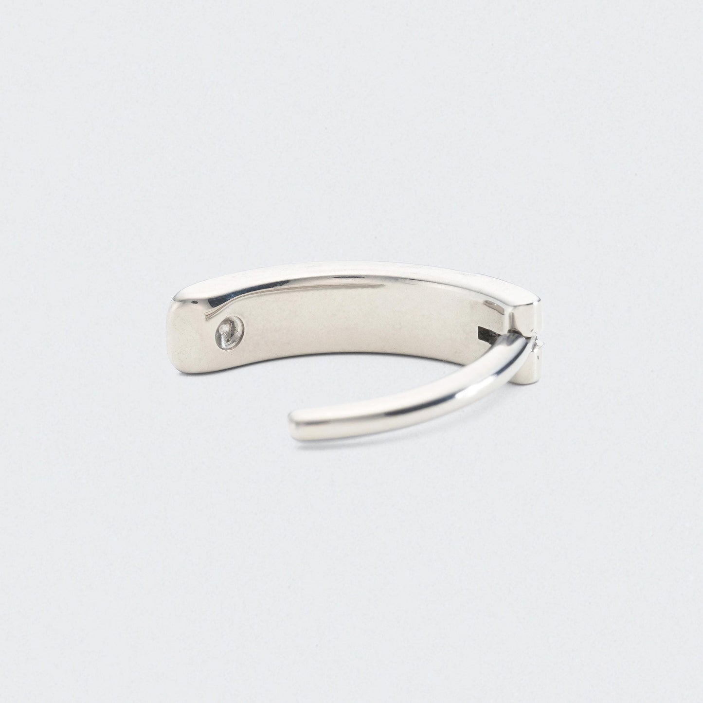 Hinged Belly Clicker in Silver - Titanium