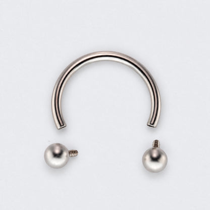 Circular Barbell with Balls Horseshoe in Silver - Titanium