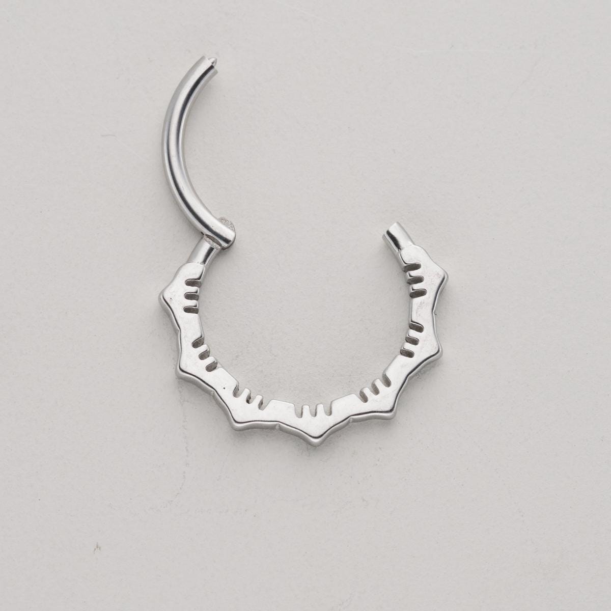 Lotus Flower Hinged Septum Ring 16g (1.2mm) Surgical Steel grade