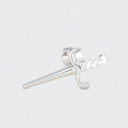 Dagger Labret in Silver - Titanium