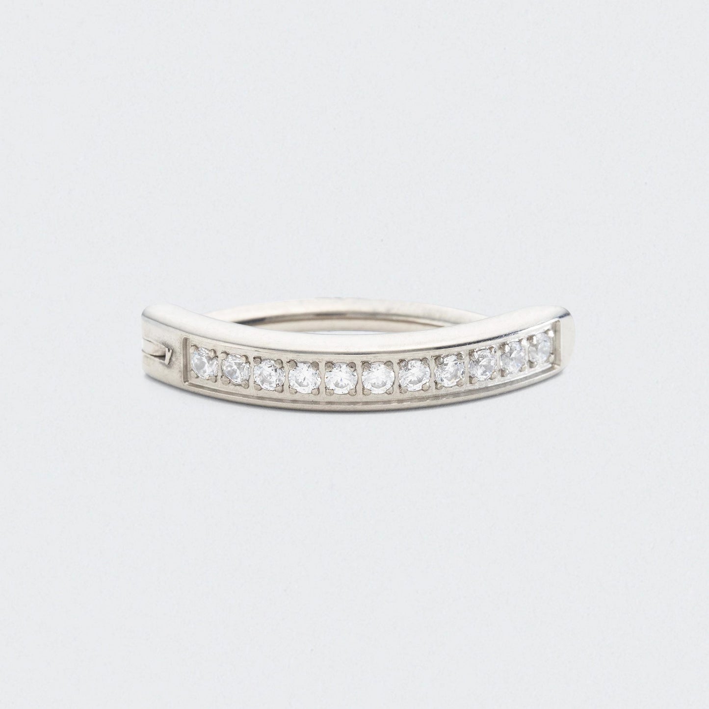 Single Paved CZ Hinged Belly Clicker in Silver - Titanium