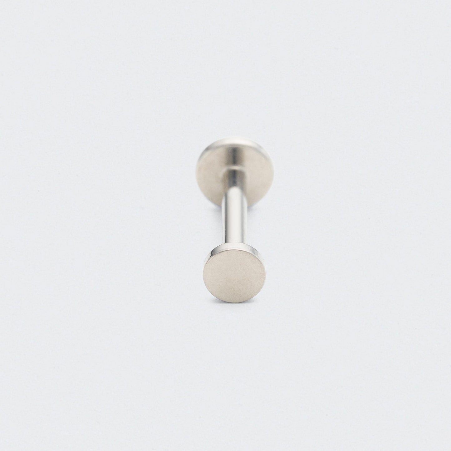 Dish Threadless Labret in Silver - Titanium