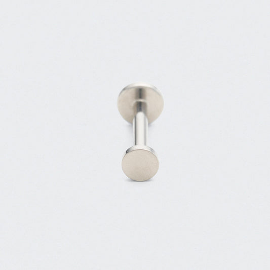 Dish Threadless Labret in Silver - Titanium