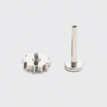 Flower CZ Labret in Silver - Titanium