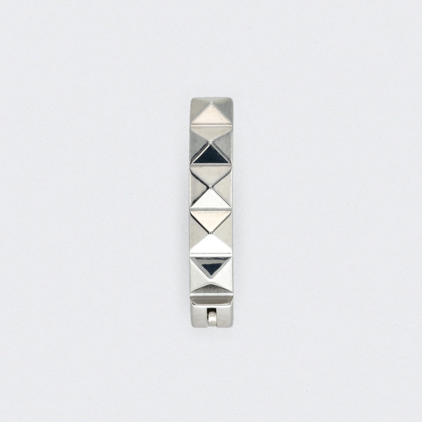 Pyramid Cut Hinged Belly Clicker in Silver - Titanium