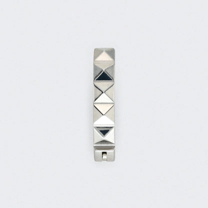 Pyramid Cut Hinged Belly Clicker in Silver - Titanium