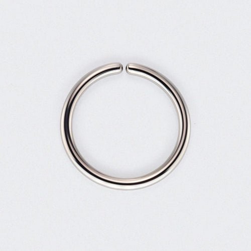 Seamless Hoop in Silver - Titanium