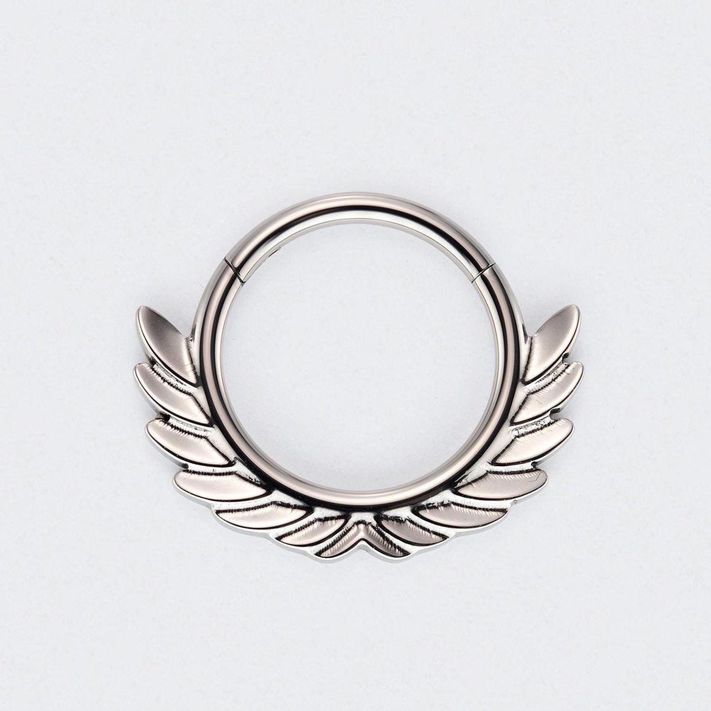 Champion Olive Wreath Segment Clicker Ring in Silver - Titanium
