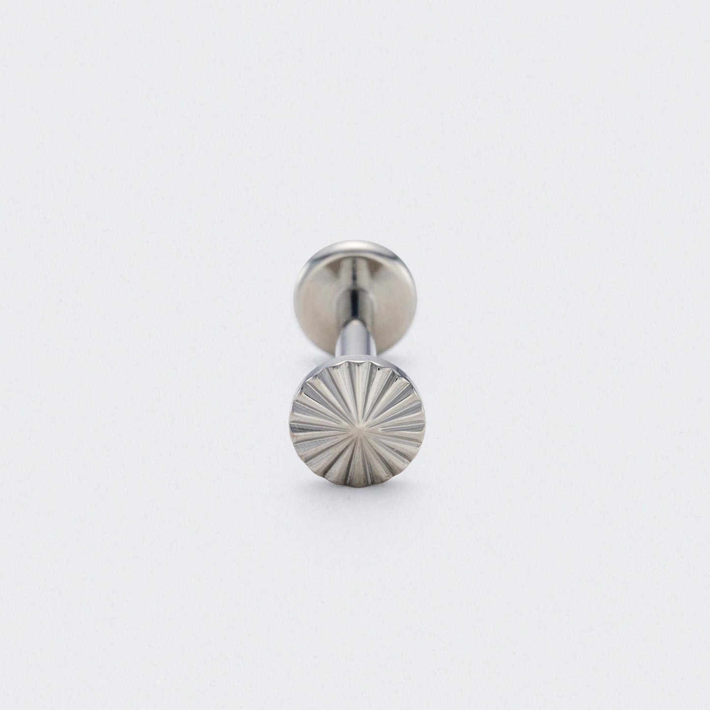 Ridged Circle Labret in Silver - Titanium