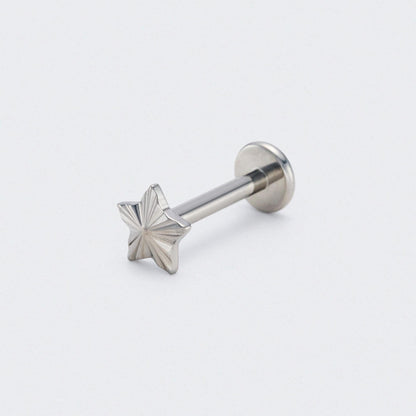 Ridged Star Labret in Silver - Titanium