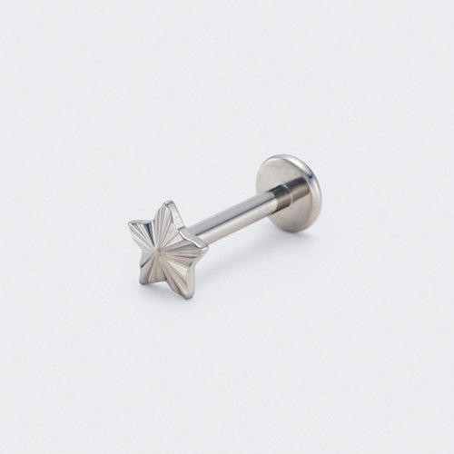 Ridged Star Labret in Silver - Titanium