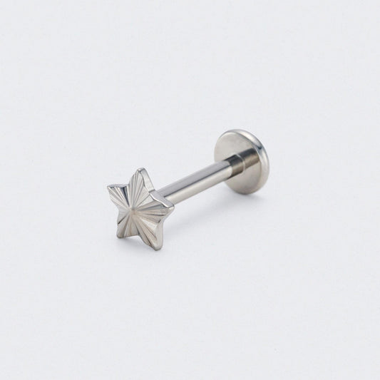 Ridged Star Labret in Silver - Titanium