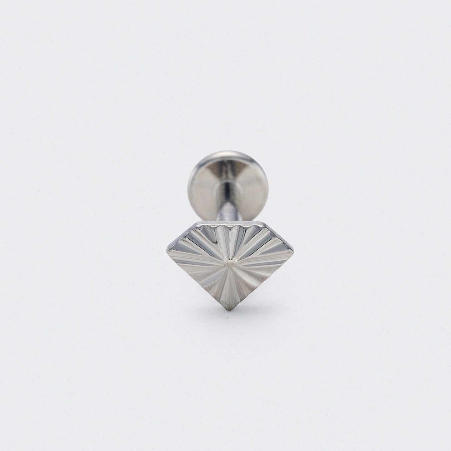 Ridged Diamond Labret in Silver - Titanium