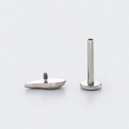 Wing Labret in Silver - Titanium